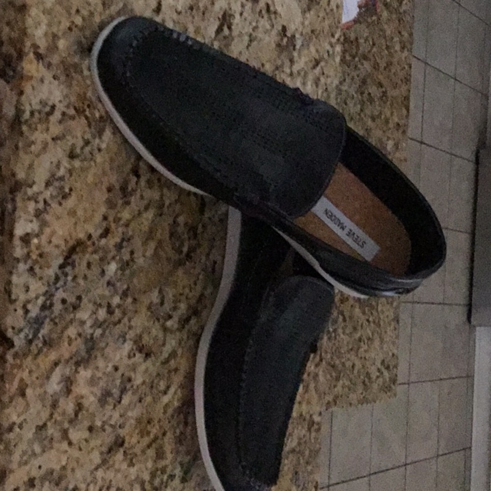 Men’s Steve Madden loafers, black.